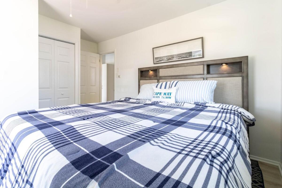 Coastal Cottage! Brand New Listing! *