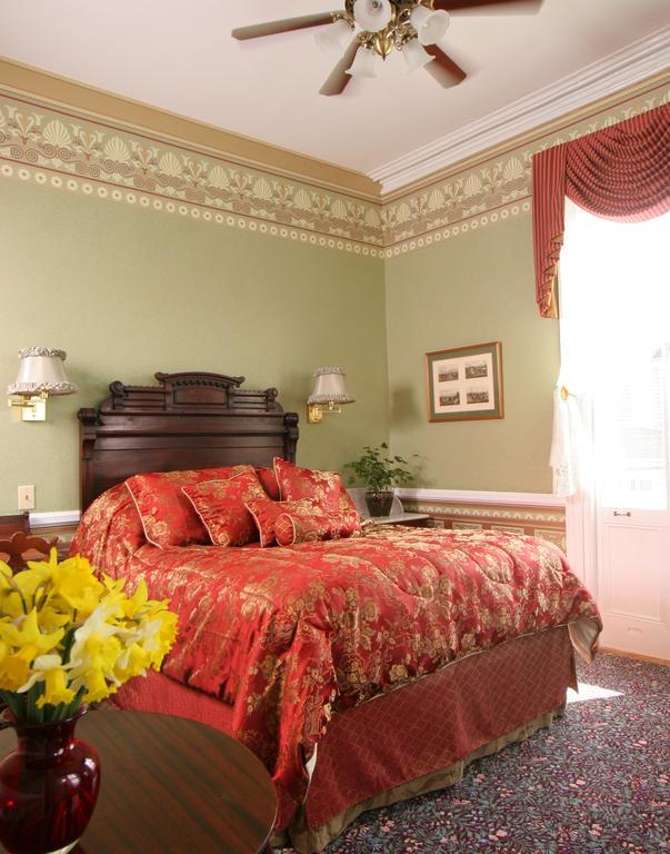The Queen Victoria Bed & Breakfast Cape May