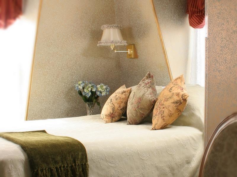 The Queen Victoria 3*