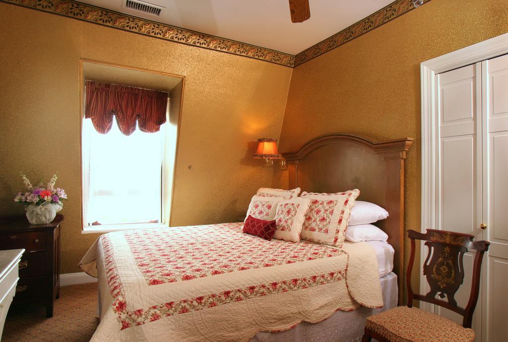 The Queen Victoria 3*