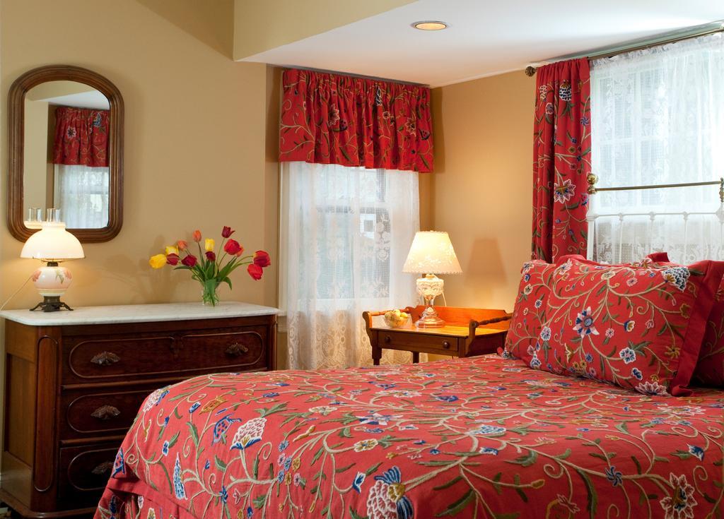 The Queen Victoria Bed & Breakfast Cape May