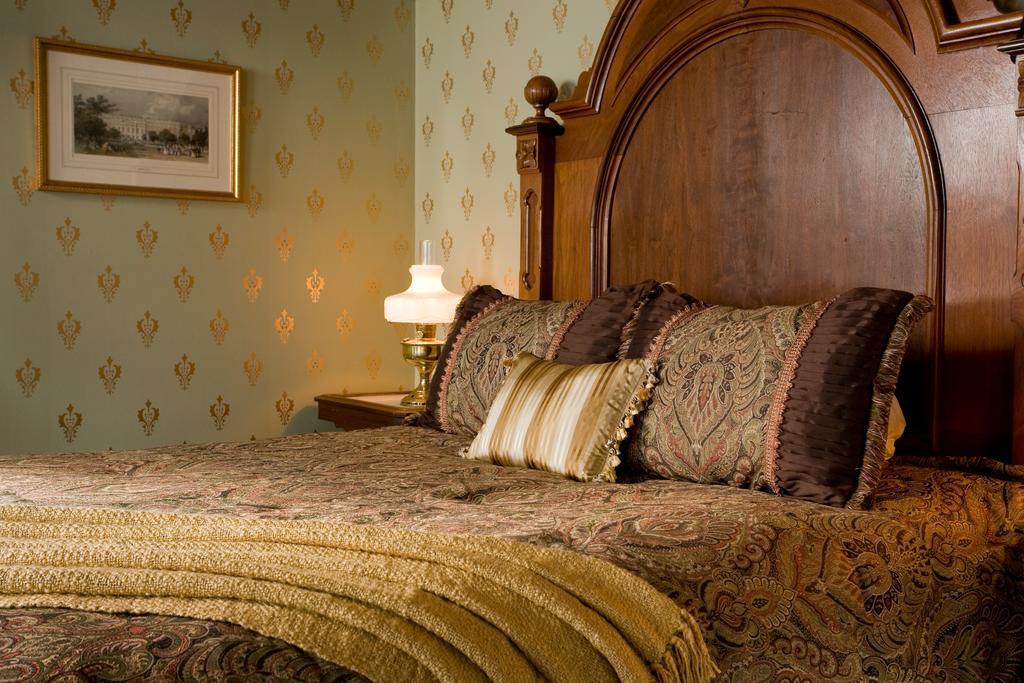 The Queen Victoria Bed & Breakfast Cape May