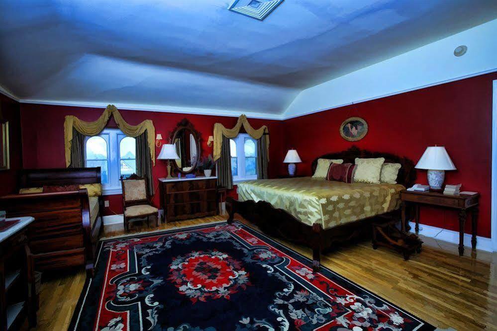 Southern Bed & Breakfast